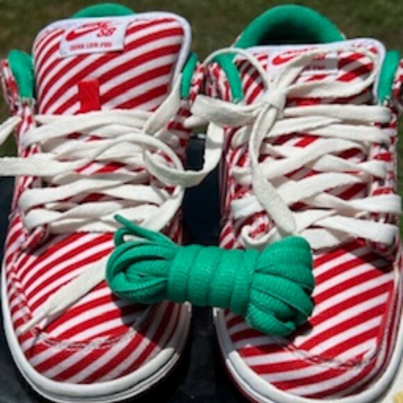 Nike SB Dunk Low Candy Cane Striped Tennis Shoe - Picture 4 of 16